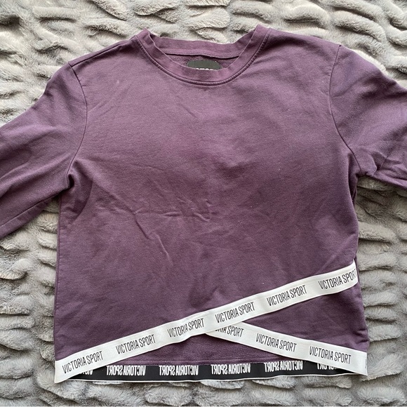 Victoria's Secret Semi Crop Pullover Sweater - Picture 2 of 7